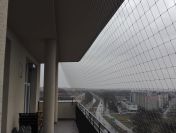 Siatka na balkon przeciw gołębiom. Anty ptak siatka na balkon.