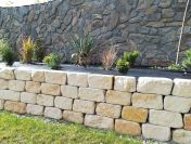 Kamień ozdobny dekoracyjny naturalny na murki ogrodowe skarpy