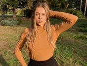 Gorąca brunetka szuka mocnych wrażeń