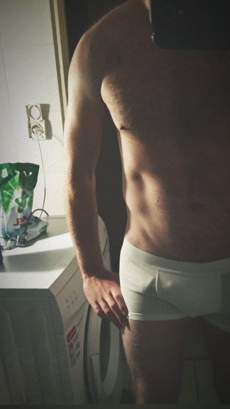 zaproszę młodą dziewczyne 5 stycznia do siebie, obok PKP Katowice - Zdjęcie 1