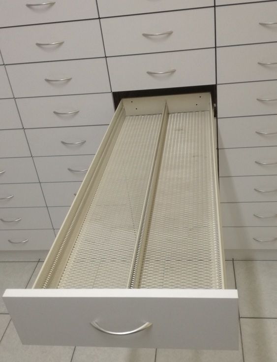Meble apteczne szuflady głębokiego składowania sprzedam używane  - Zdjęcie 1