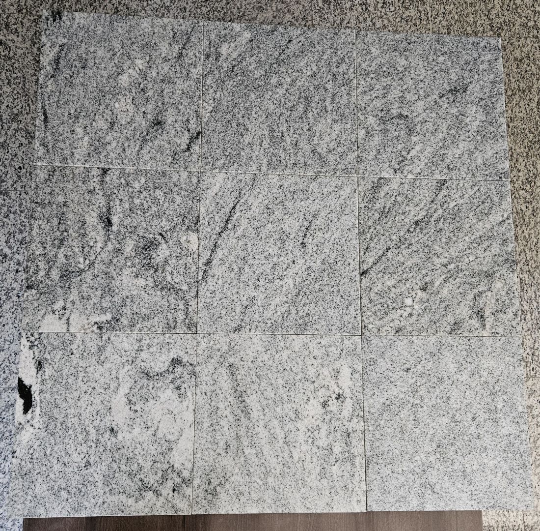 Płytki granitowe VISCONT WHITE 30,5x30,5x1 cm polerowane  - Zdjęcie 1
